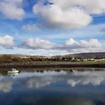 아파트 At Ballinsheen House & Gardens *